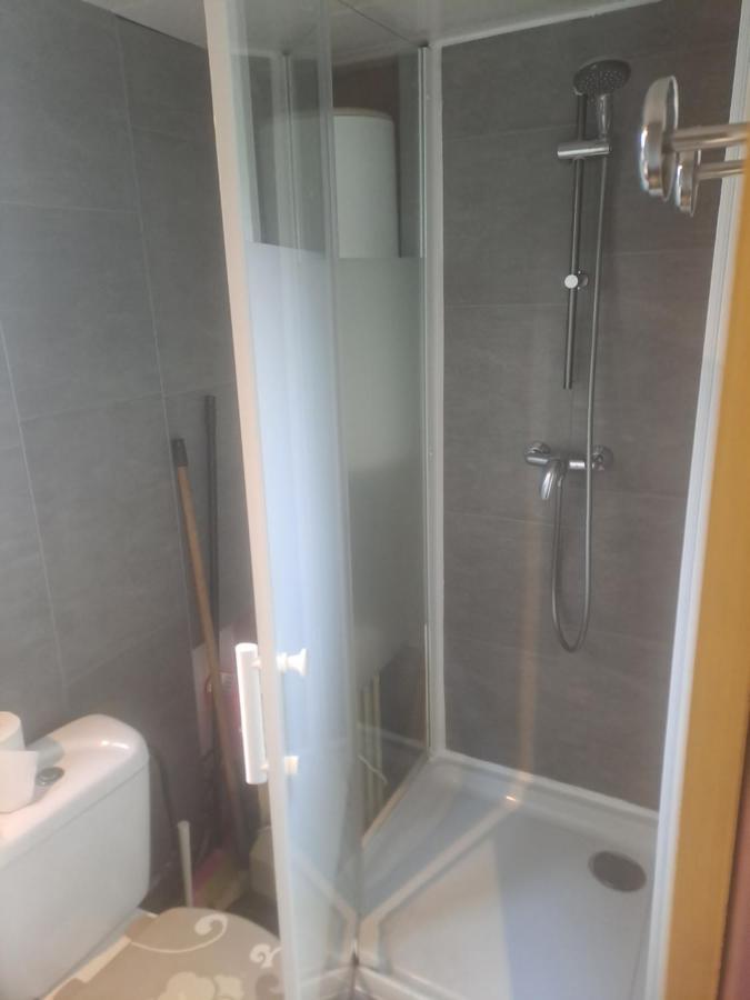 Chalet Privé: Camping 4 Étoiles pour 5 Personnes Hotel Foix Exterior photo